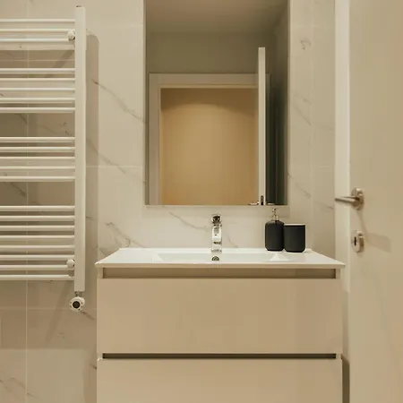 Thermae Retreat 公寓 *