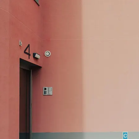 Thermae Retreat 公寓 *