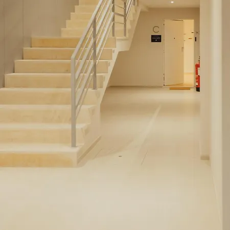 Thermae Retreat 公寓 *